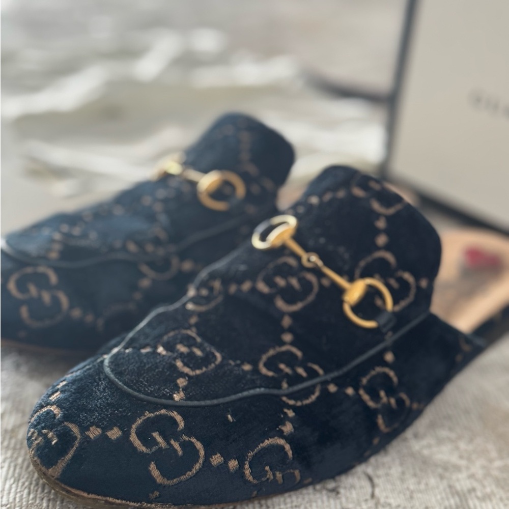 Gucci Women's Black Flats